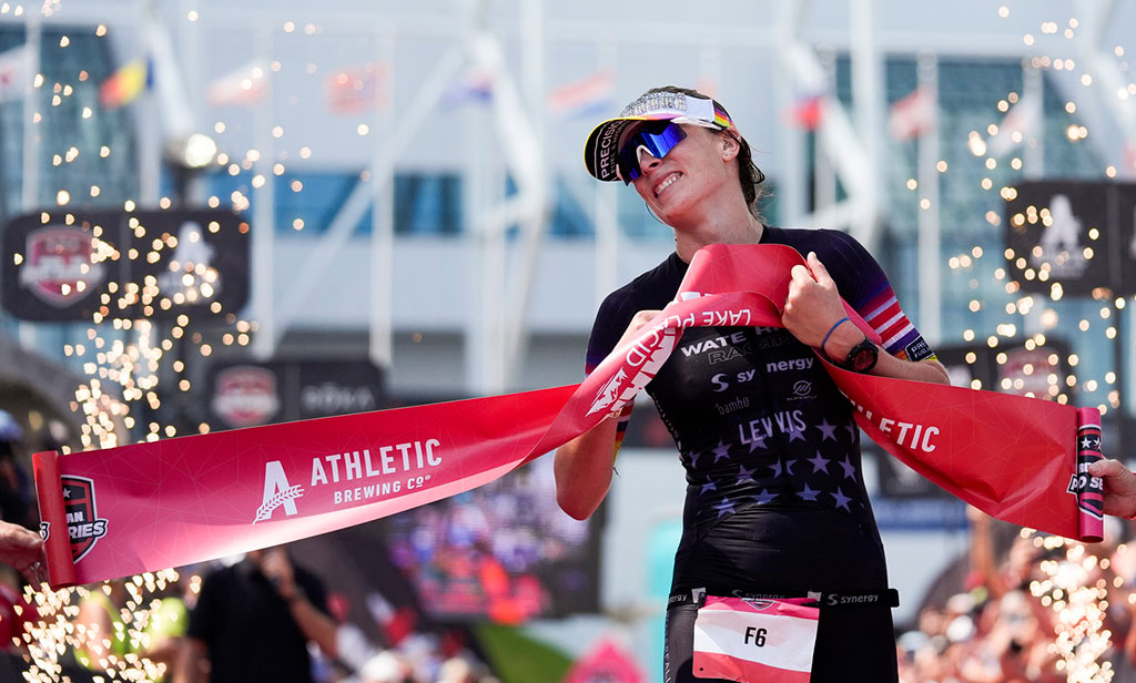 Trevor Foley y Danielle Lewis triunfan en el 25º Aniversario del IRONMAN Lake Placid