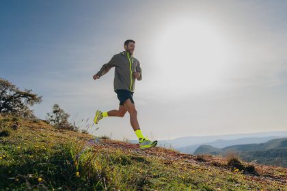 ASICS lanza una nueva innovación de velocidad para el trail: METAFUJI TRAIL