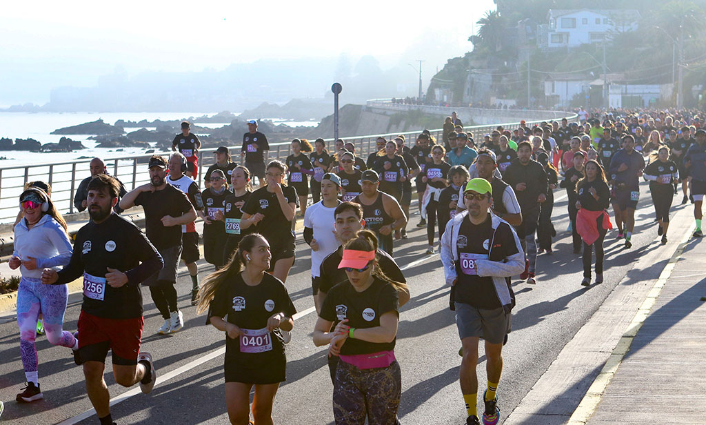 Diego Jofré y Camila Sánchez triunfan en la Media Maratón de Concón