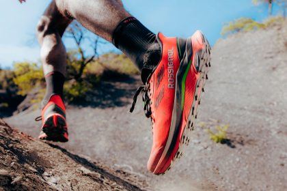 Rossignol se lanza al trail running con la nueva zapatilla Vezor